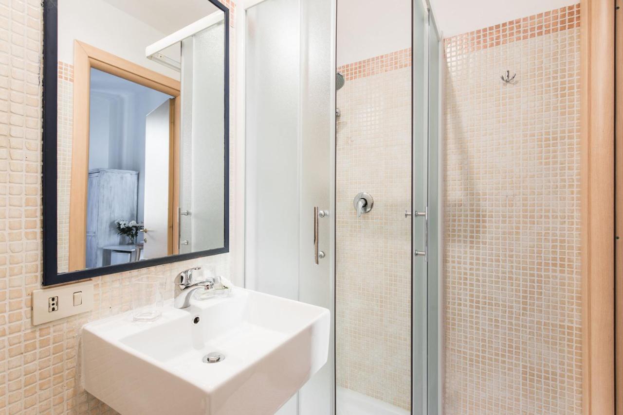 Domus Victoria Guest House ローマ エクステリア 写真
