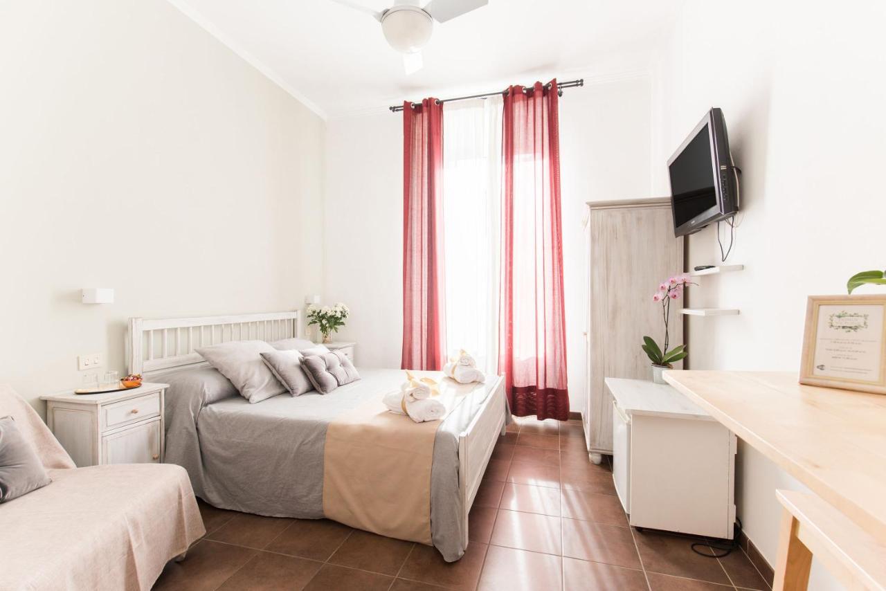 Domus Victoria Guest House ローマ エクステリア 写真