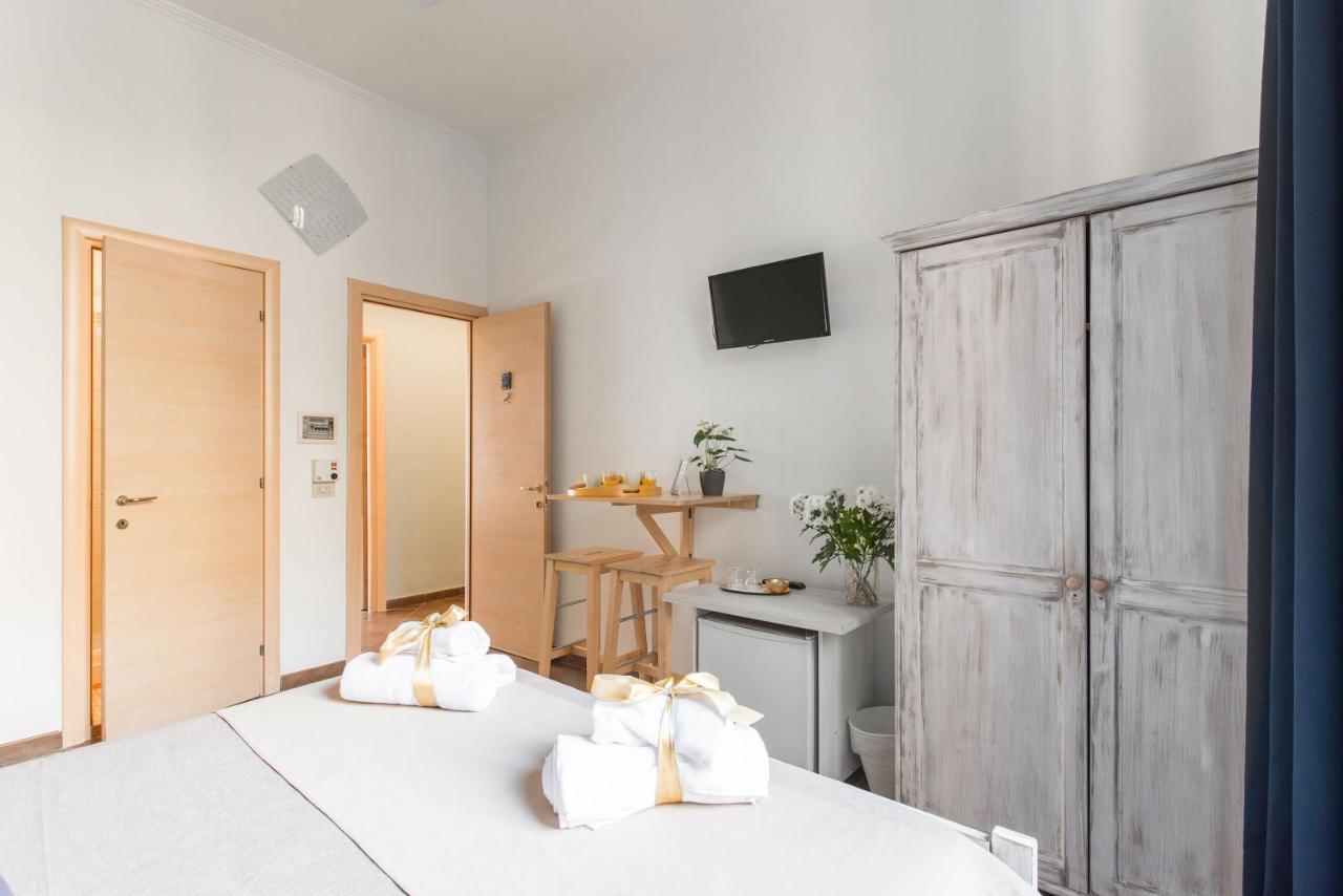 Domus Victoria Guest House ローマ エクステリア 写真